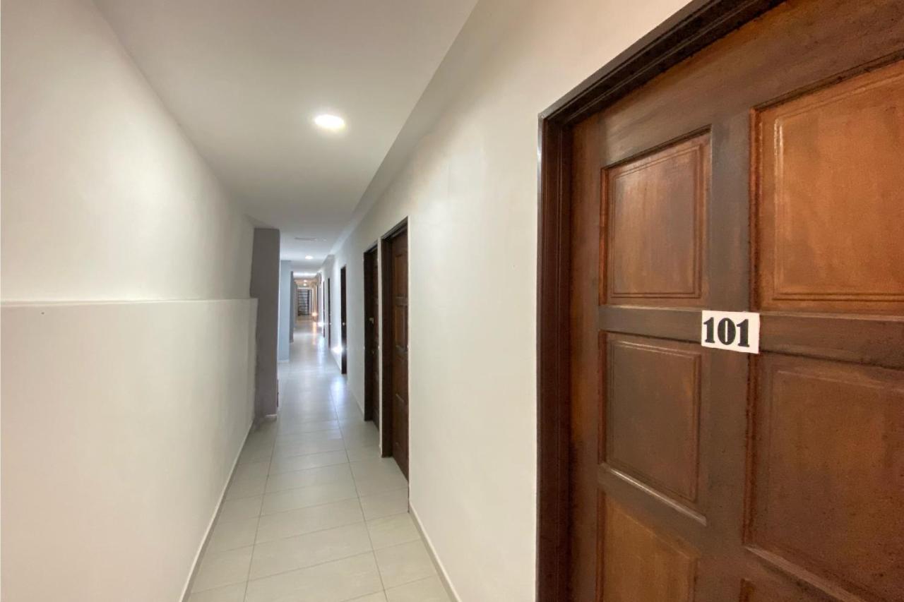Hotel Spot On 90283 Twenty Seven Muntri Tanjung Bungah  Exterior foto